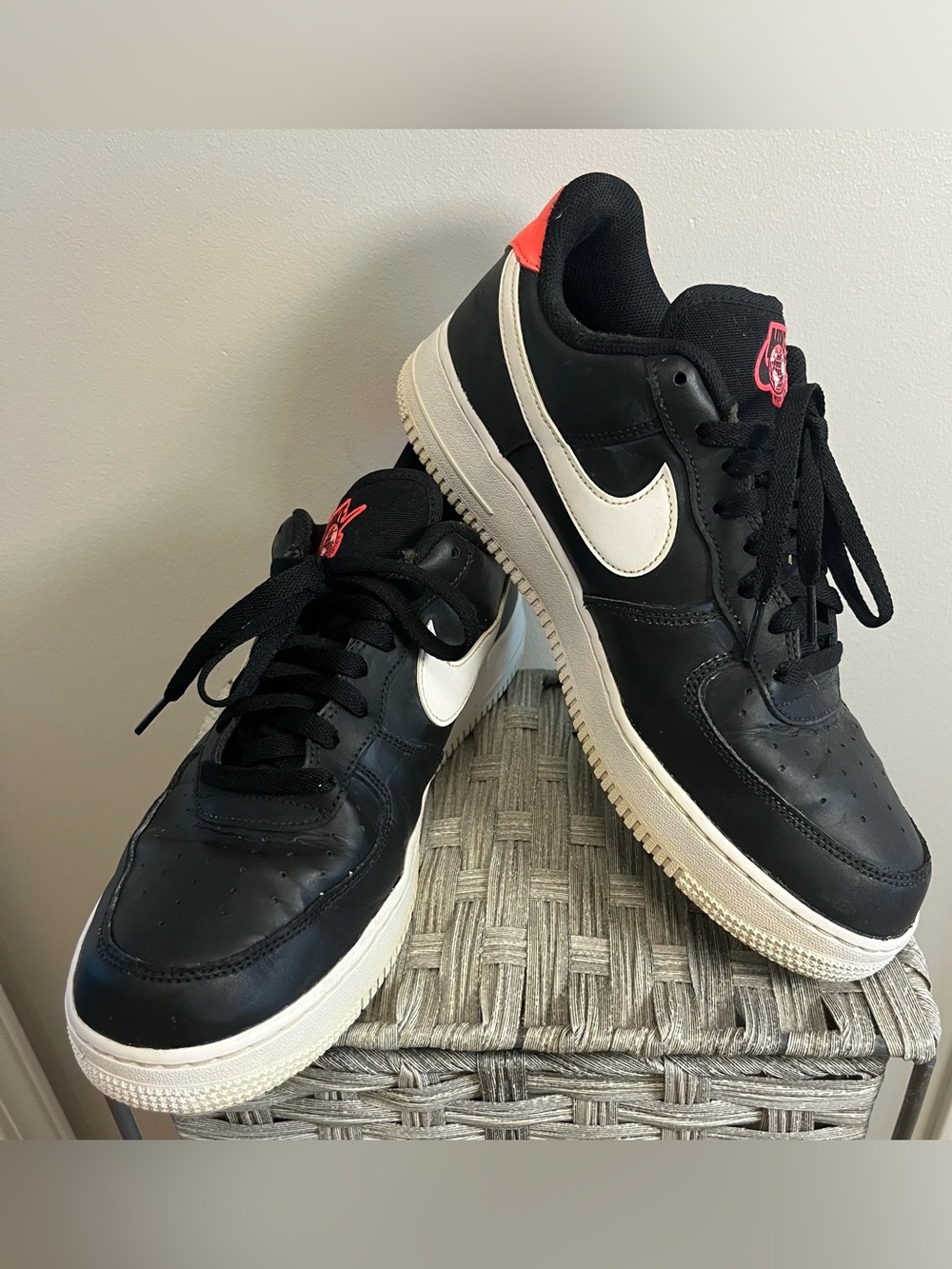 Nike Black Air Force 1 Low-Top Worldwide Pack Size 11,5 CK7648-001